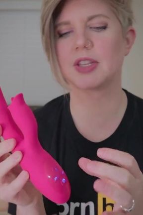 Unboxing and Review of the Unvomi Pulsating Rabbit Vibrator From Paloqueth with Housewife Ginger
