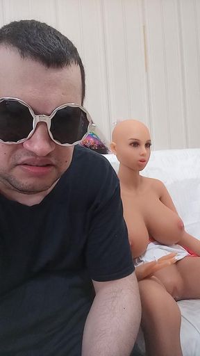 Vasile Mondialu the blonde good Romania returns with the pensioners' videochat 69
