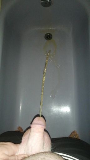 Fat old bear pissing in the bathtub (Dark piss)