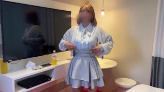 A plump and busty Japanese woman works at a hot spring, hand job and ejaculation shop.