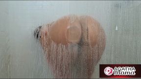 agatha mama em no banho e mais gostoso marido bbc chega bem na hora que esposa milf esta tomando banho