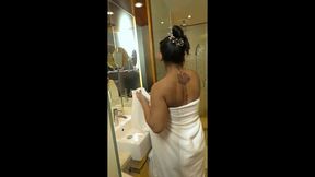 dans la doucheje prend tout simplement une douche en votre compagnie
