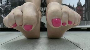 I love to hear them crack when you curl them hard MP4 FULL HD 1080p