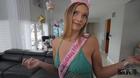 Naughty teen Layna mind-blowing xxx clip