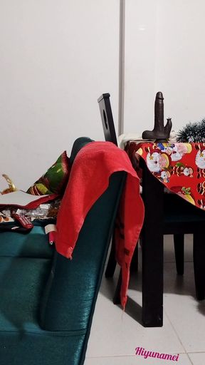 Hiyunamei in the house has much more fun with that thought of being observed