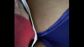 Esposa dando para o irm&atilde_o do marido e grava para mostrar pra o corno