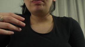 Chewing Gum While Eating? You Won’t Believe This Habit!”