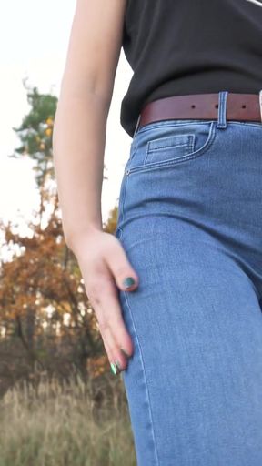 Stepsis Teases Cameltoe Pussy In Blue Jeans Outdoors   Clip 1