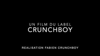 Žhavý potetovaný Francouz Kevin David si po orálním sexu jezdí na penisu bez sedla