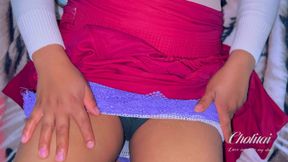 Joven brasile�a masturba a su jefe en la oficina