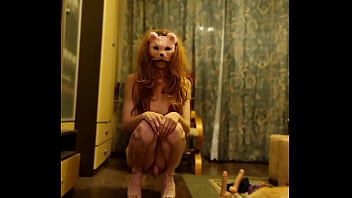 Monika prezentuje swoje analne zabawki