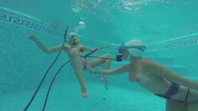 067 - Girlfriends wiith Swimcaps