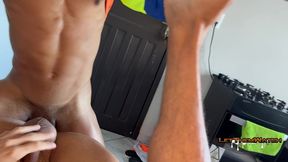 gari dotado pediu um copo de agua ganhou uma foda