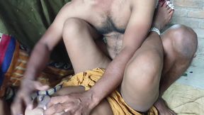 Indian Desi Village Newly Married Bhabhi Ko Bhaiya Chut Chod Rahe the Devar Madharchod Ne Videos Bana Ke Viral Kar Diya