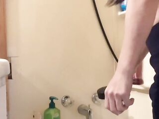 hana wash her hair on the bathtub petite tit so priceless