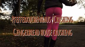 Gingerbread house crushing

Pfefferkuchenhaus crushing