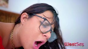 i left work and went to see a lover while the wife was at home... my lover gives her ass and i love fucking her, my wife doesn t do that!