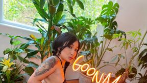 Avery Black Oiled Up & Squirting like Crazy!