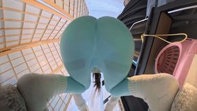 8KVR360 CC POV The character's buttocks are flattened humiliating the dwarf