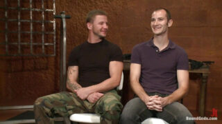 Película BDSM de Brenn Wyson, una blanca tatuada y tatuada, follada por el culo