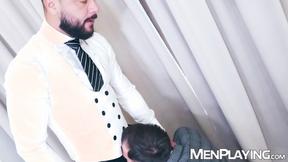 ”Hunk Franky Fox receives five star service breeding from Sir Peter”