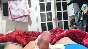 Step sis lets me cum on her before college, she catches me jacking off and says not to poke her hole