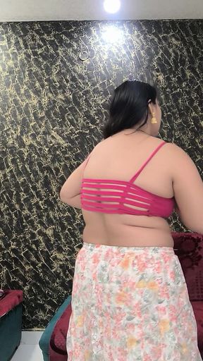 Puja Bhabhi Fingerings Pink Pussy