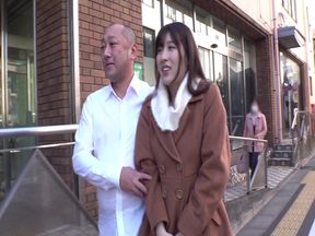 Public Plaza Kiss Addict Begs for More Keeps Kissing on the Move Then Oral and Mouth Finish