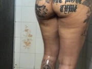 Novinha gostosa tomando banho se tocando. - Japaaa Rodrigues