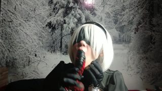 2B cosplayer vibrador garganta profunda