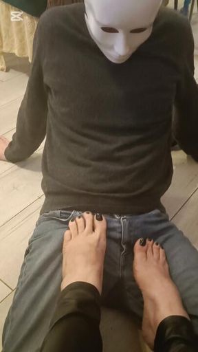 Mistress Claudia in: footjob