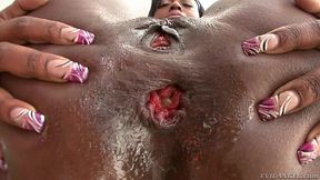 White boy sodomizes big brown booty of Janea Jolie to gaping