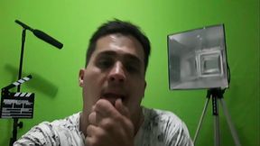 COM A TOBA NA MAO