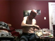 piggy feeding attempt cold mashed potatoes