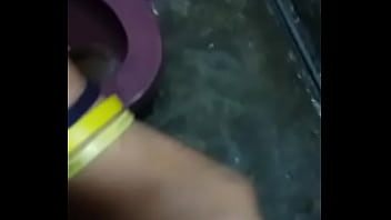 En el ba&ntilde_o a escondidas