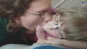 Madre e la sua amica pompino e sborrata in bocca