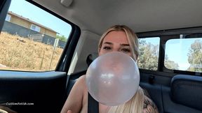 Harley and Madi Blow Bubble Gum Bubbles in the Car HD WMV (1920x1080)