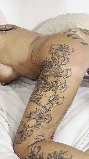 Lesbian Fuckery W/ Miss Crude