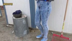 cheyenne jewel pisses her skintight jeans