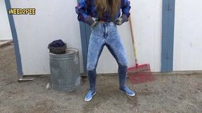 cheyenne jewel pisses her skintight jeans