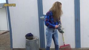 cheyenne jewel pisses her skintight jeans
