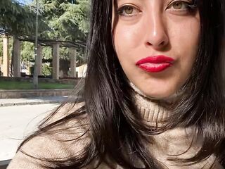 RISKY PUBLIC SQUIRT EN LA CALLE