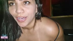 Eu canto na balada e a puta da minha mulher fode com todo mundo no swing