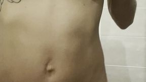 une video de mon corps nu sortant de la douche
