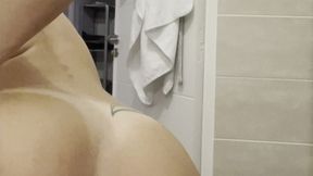 une video de mon corps nu sortant de la douche