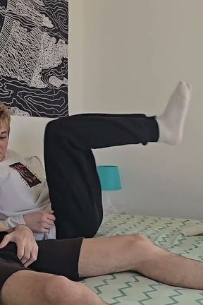 Invited a Friend to Visit, Fucked Him in the Mouth and Came