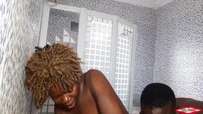 Girlfriend Wakes Boyfriend up for Early Morning Sex