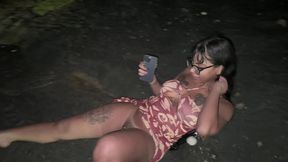 fudendo a magrinha do rabao na praia do arpoador e gozei na boca dela ela bebeu todo leitinho