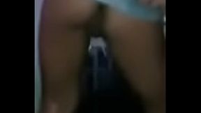 Gostosa dan&ccedil_ando sem calcinha