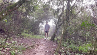 Những anh chàng nghiệp dư với dương vật khổng lồ thủ dâm và quan hệ tình dục ngoài trời